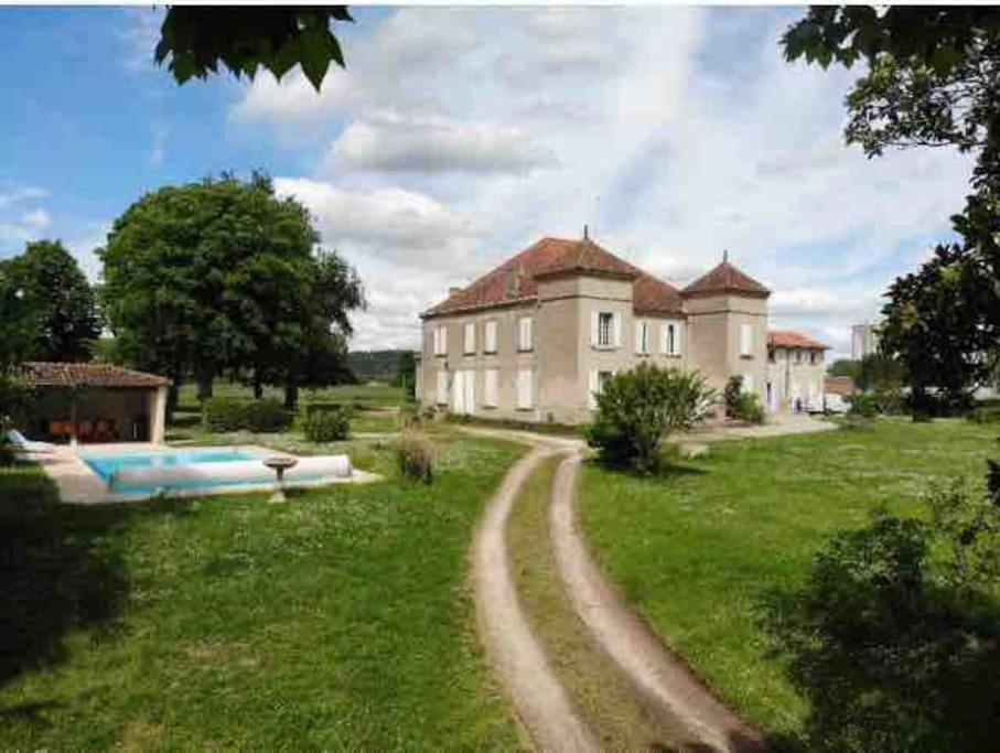 Chateau D'Issandou Golfech Esterno foto